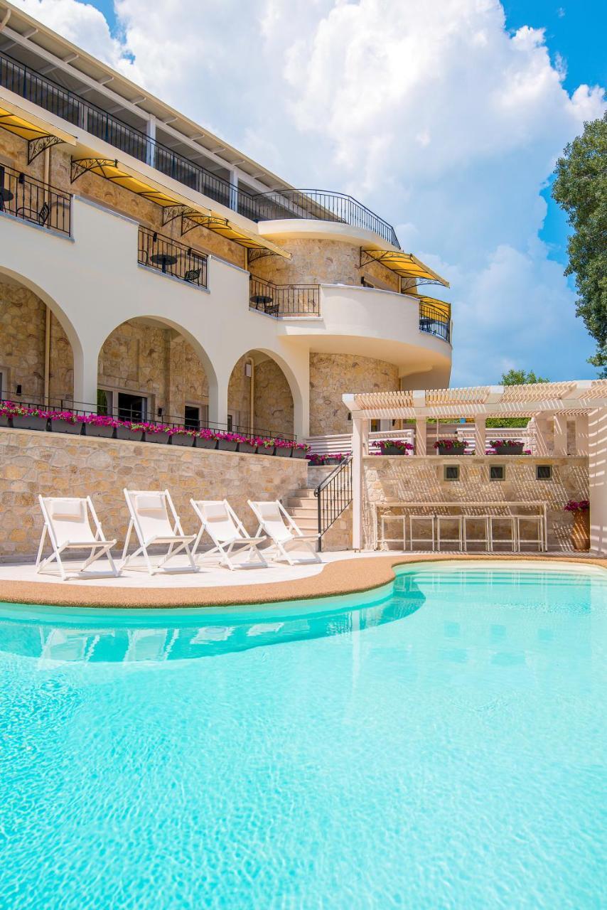 Neikos Mediterraneo Luxury Suites هانيوتي المظهر الخارجي الصورة