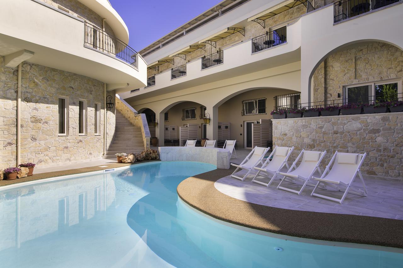 Neikos Mediterraneo Luxury Suites هانيوتي المظهر الخارجي الصورة