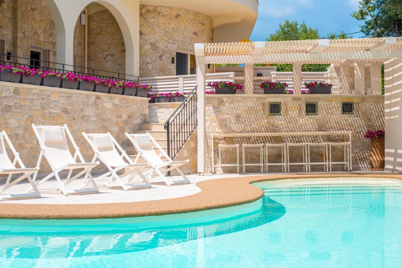 Neikos Mediterraneo Luxury Suites هانيوتي المظهر الخارجي الصورة